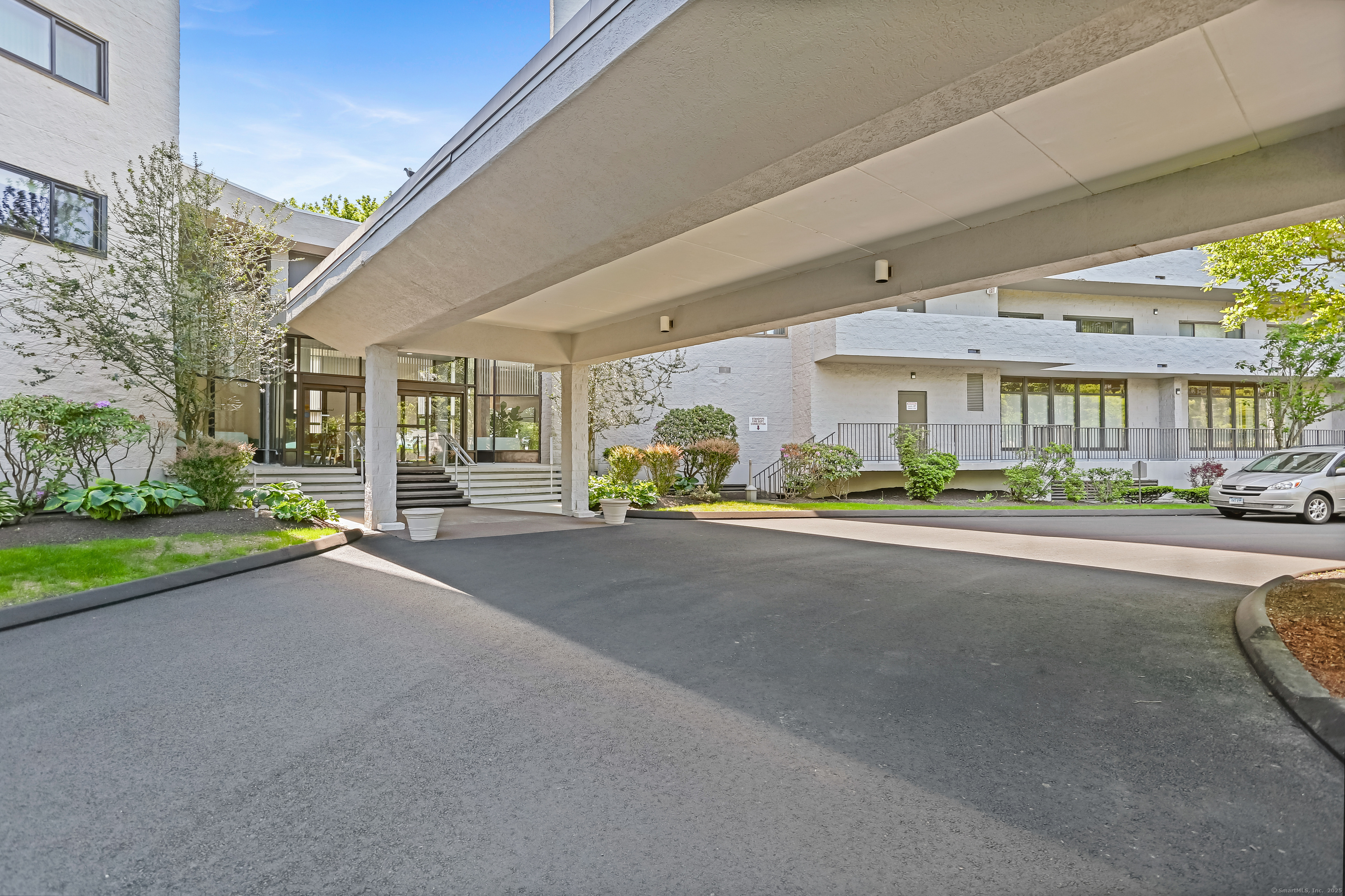 3200 Park Avenue 10A2