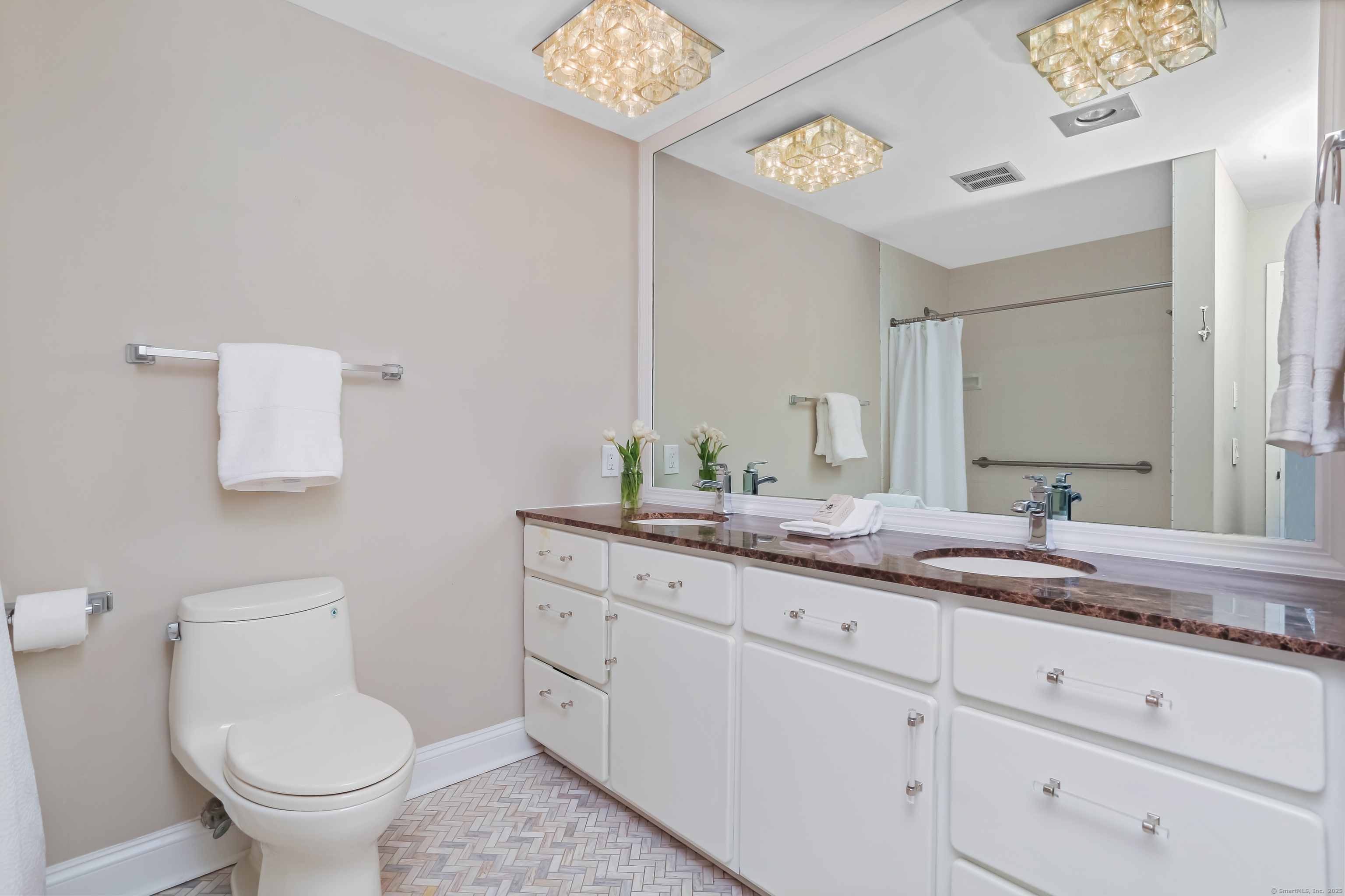3200 Park Avenue 10A2