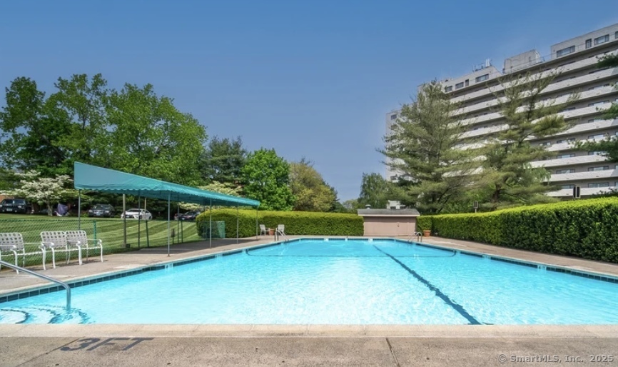 3200 Park Avenue 10A2
