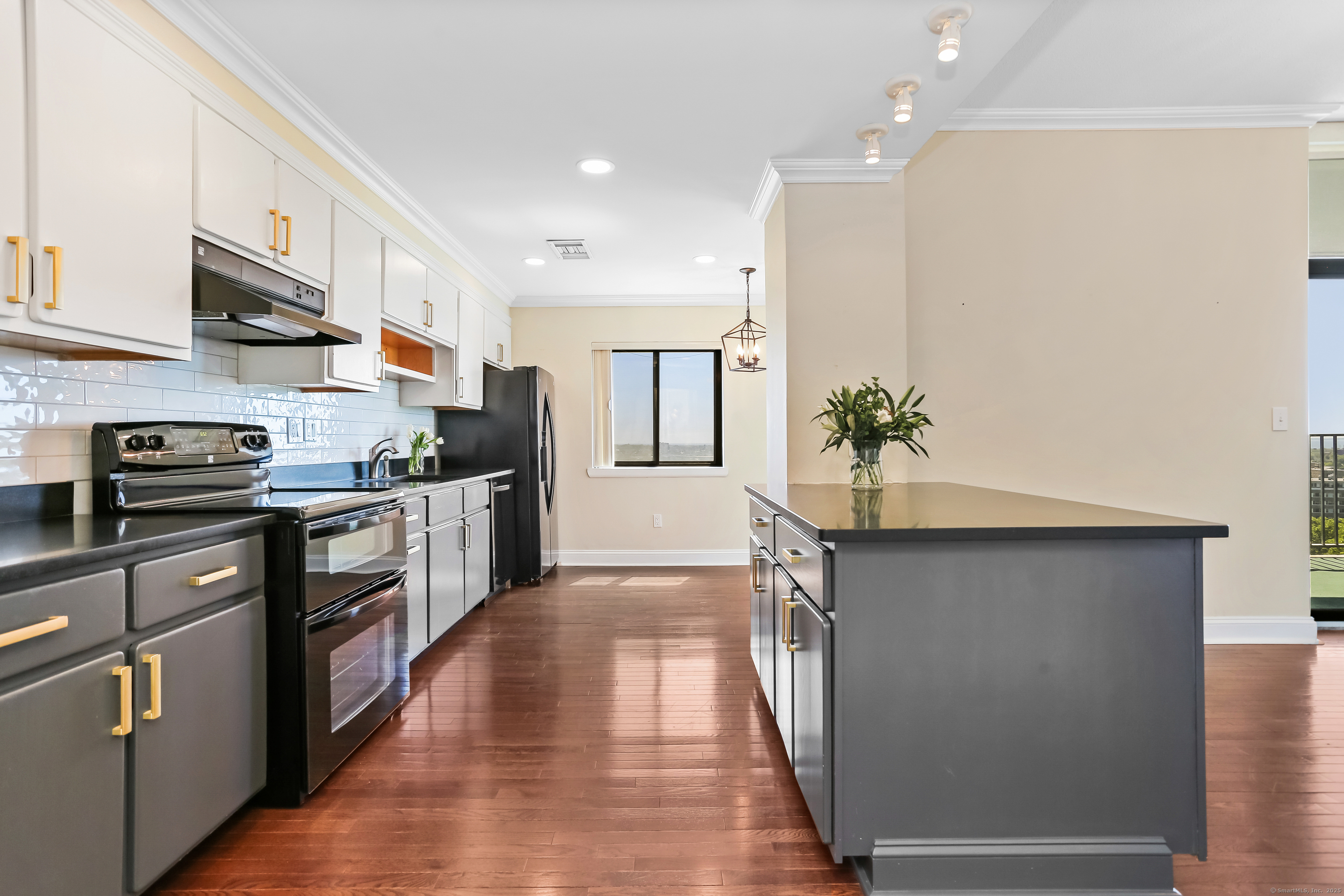 3200 Park Avenue 10A2