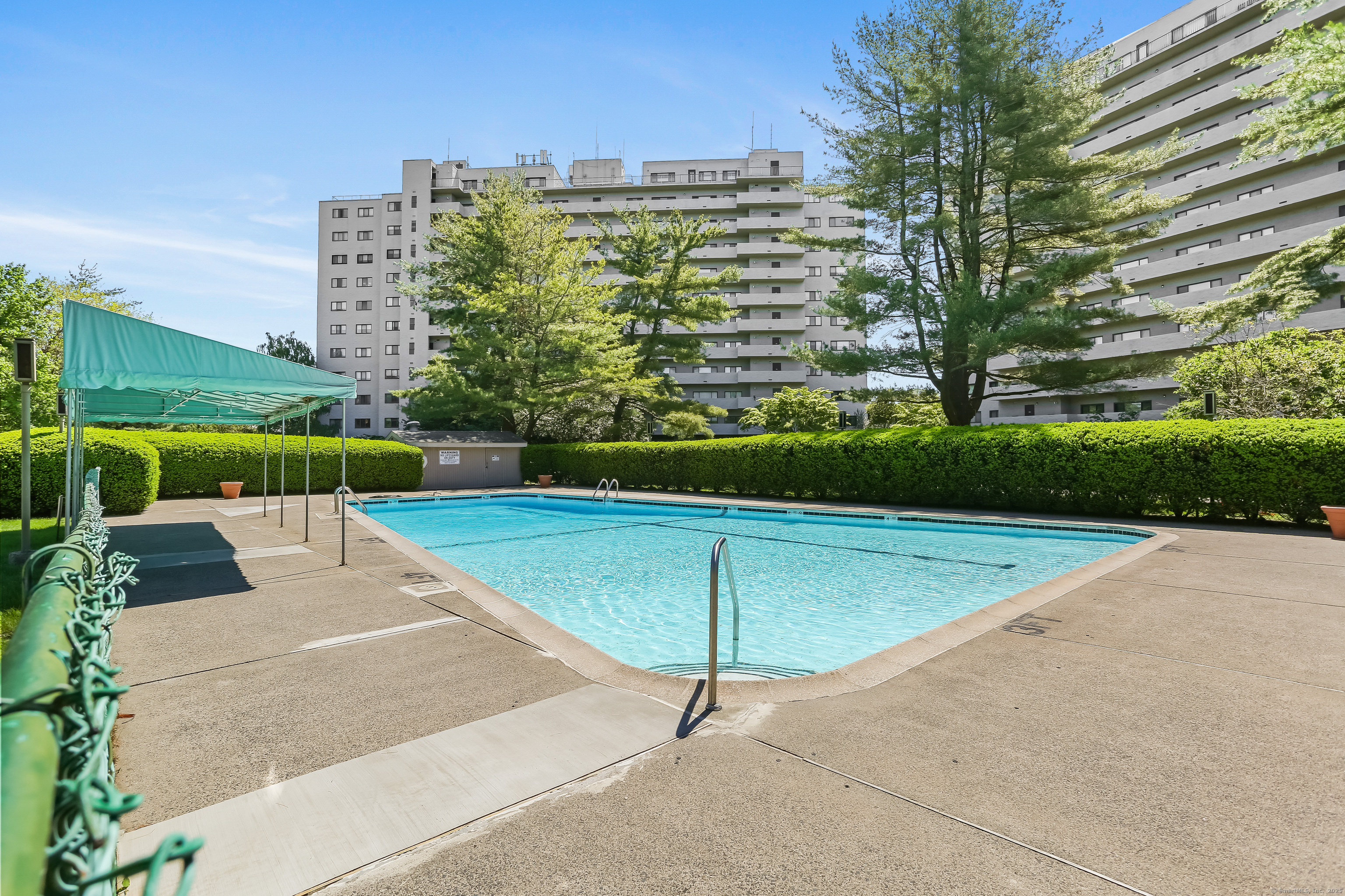3200 Park Avenue 10A2