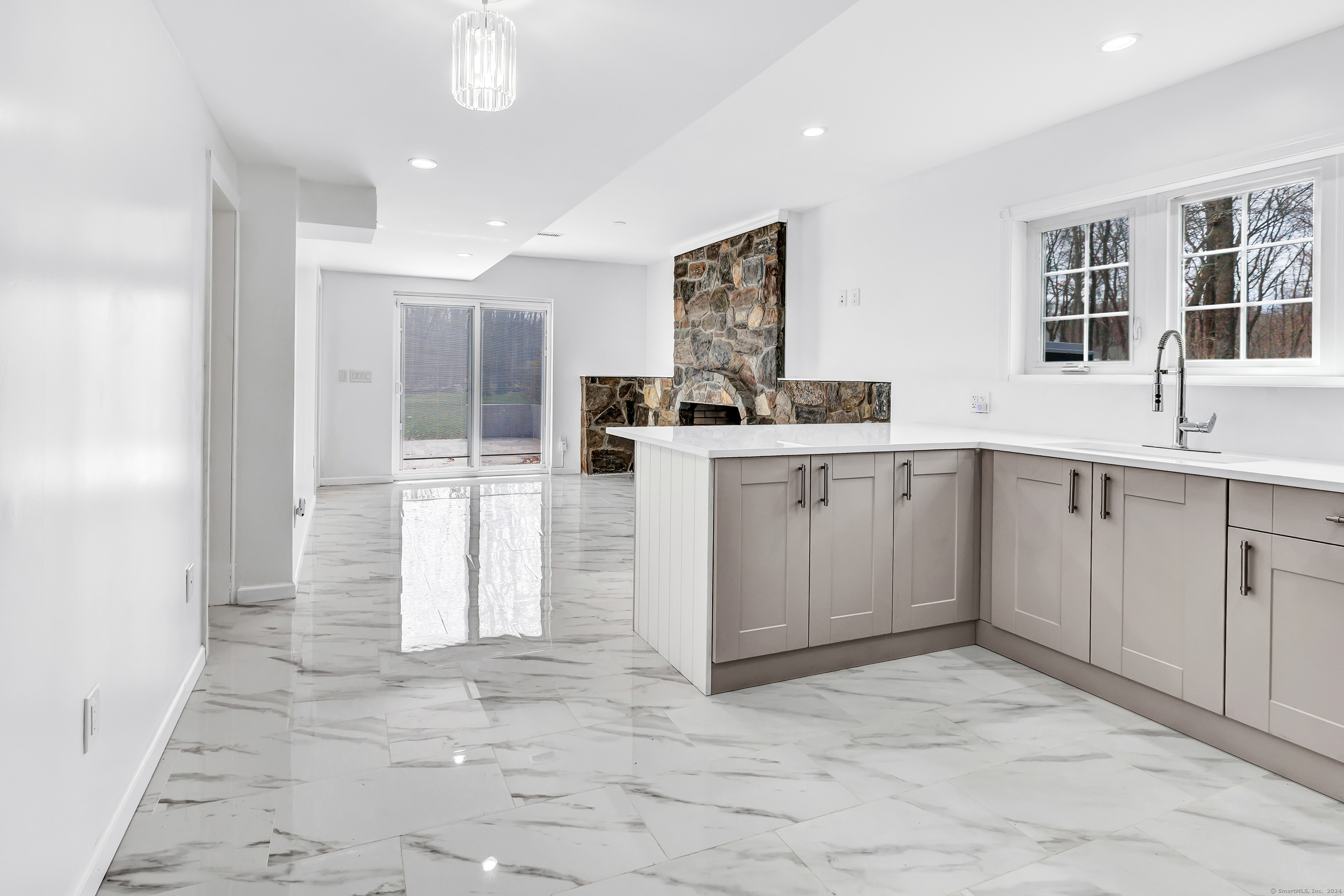 1620 North Peters Lane