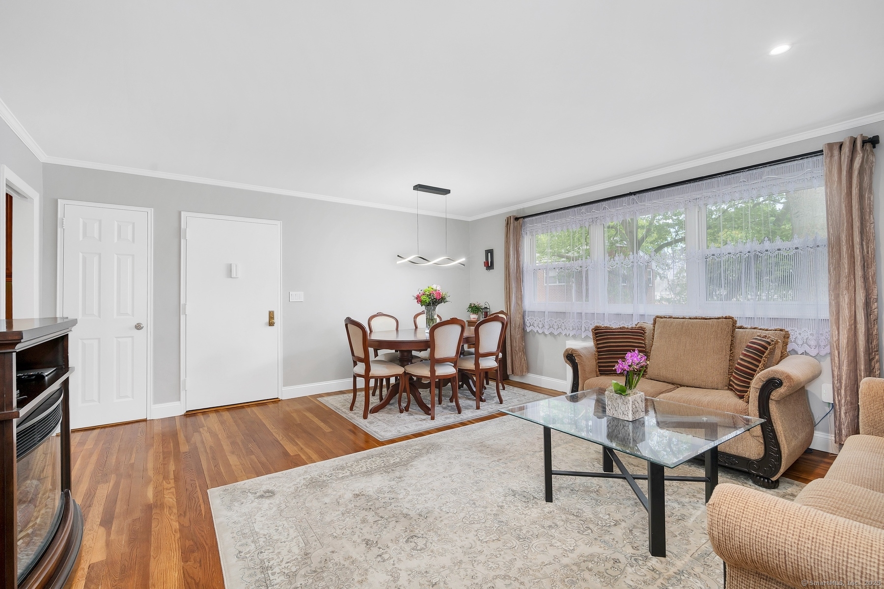 32 Courtland Avenue