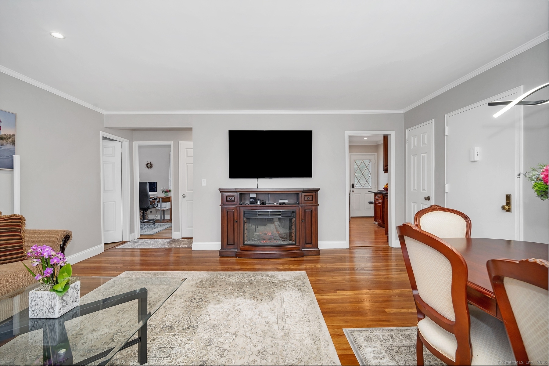 32 Courtland Avenue