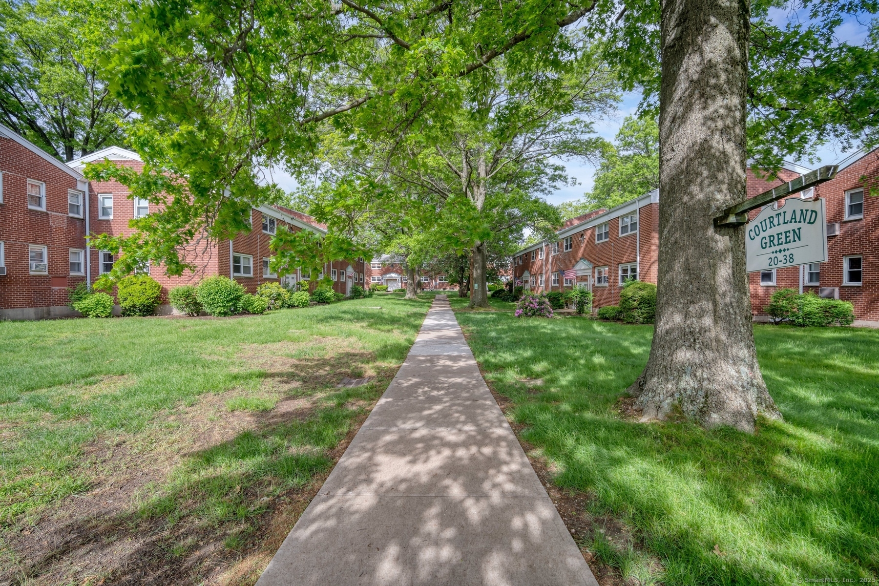 32 Courtland Avenue