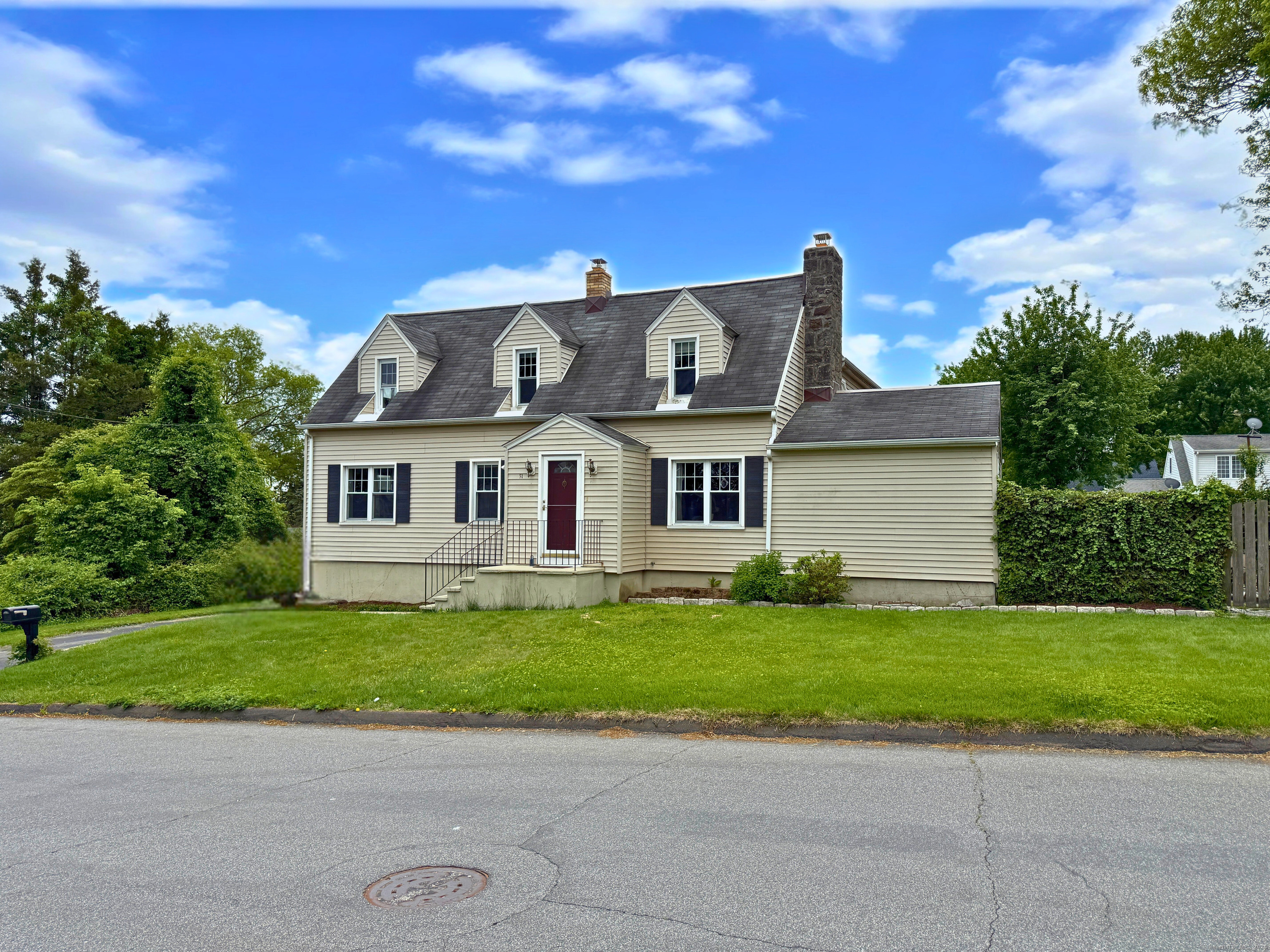 51 Laurel Street