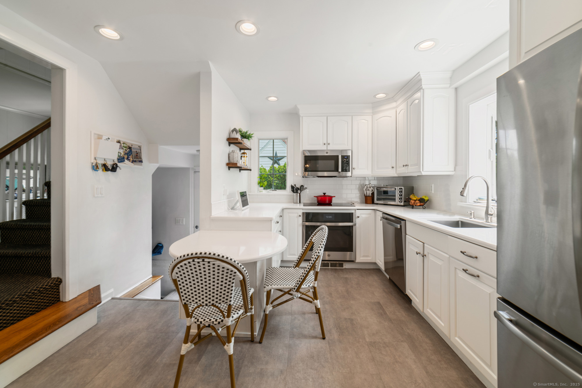 407 Meadowbrook Road