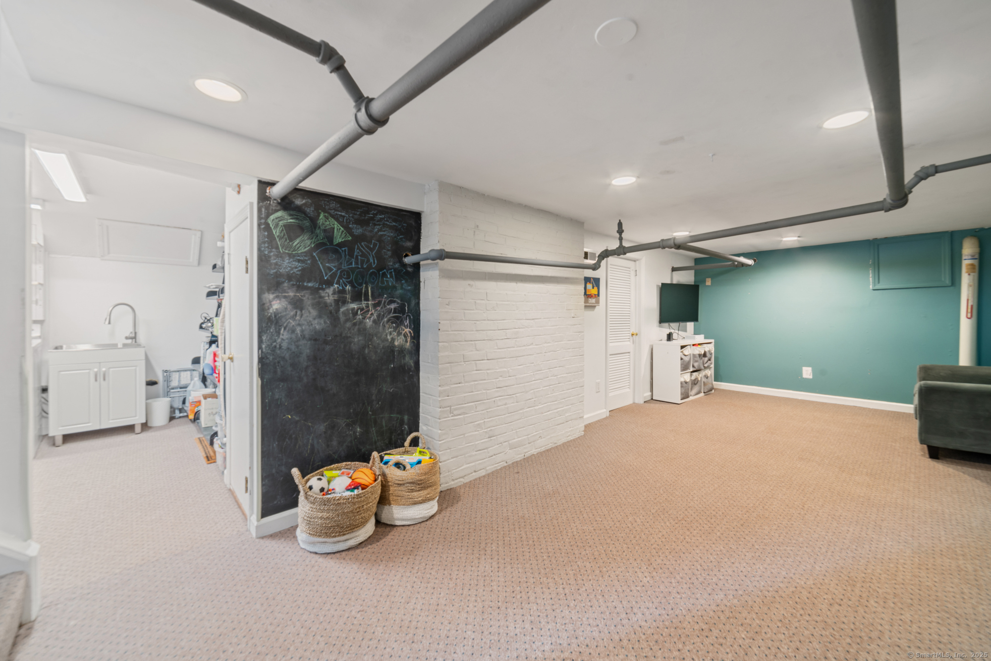 407 Meadowbrook Road
