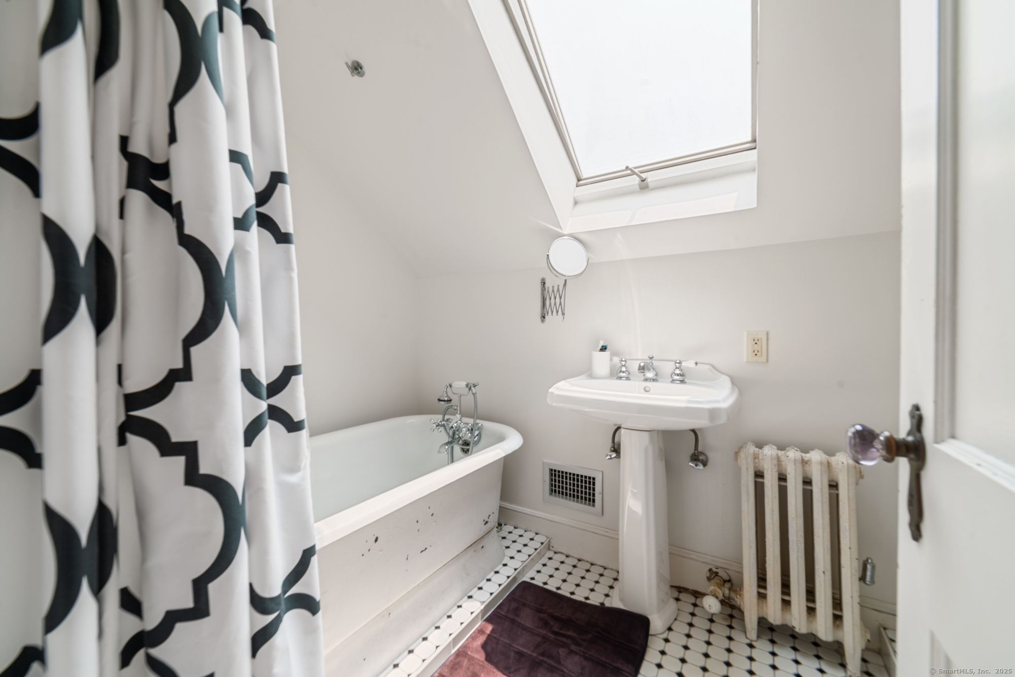 407 Meadowbrook Road