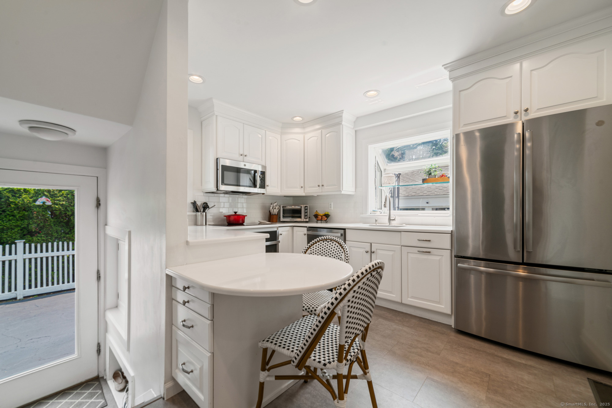 407 Meadowbrook Road