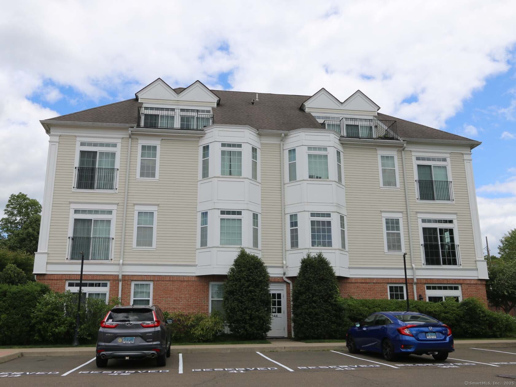 144 East Avenue APT B106