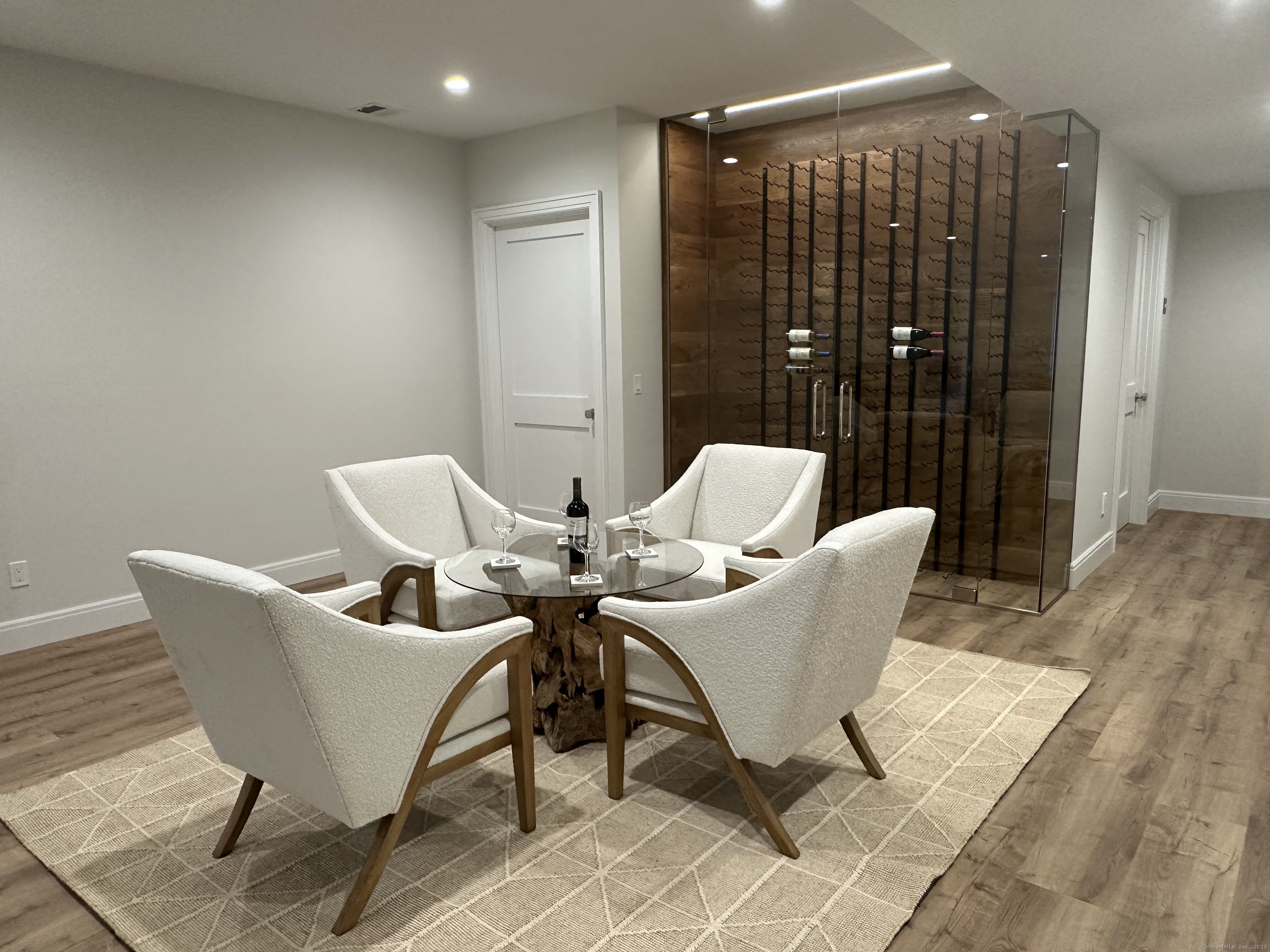7 Roshab Lane