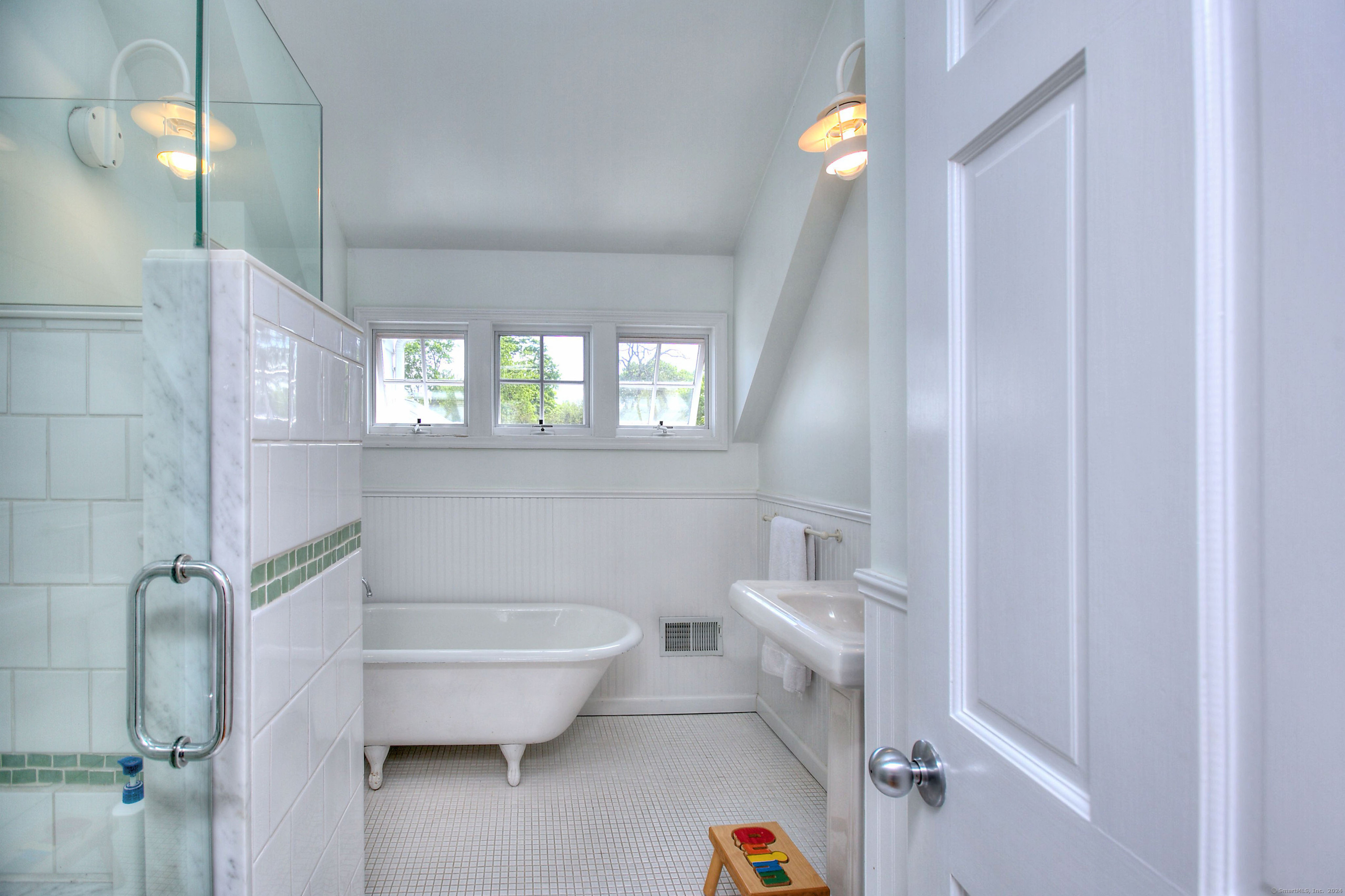 11 Treadwell Avenue