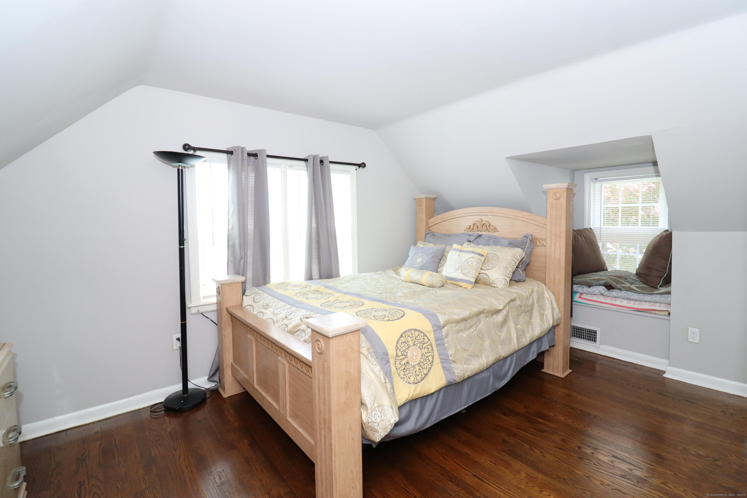 80 Longbranch Avenue