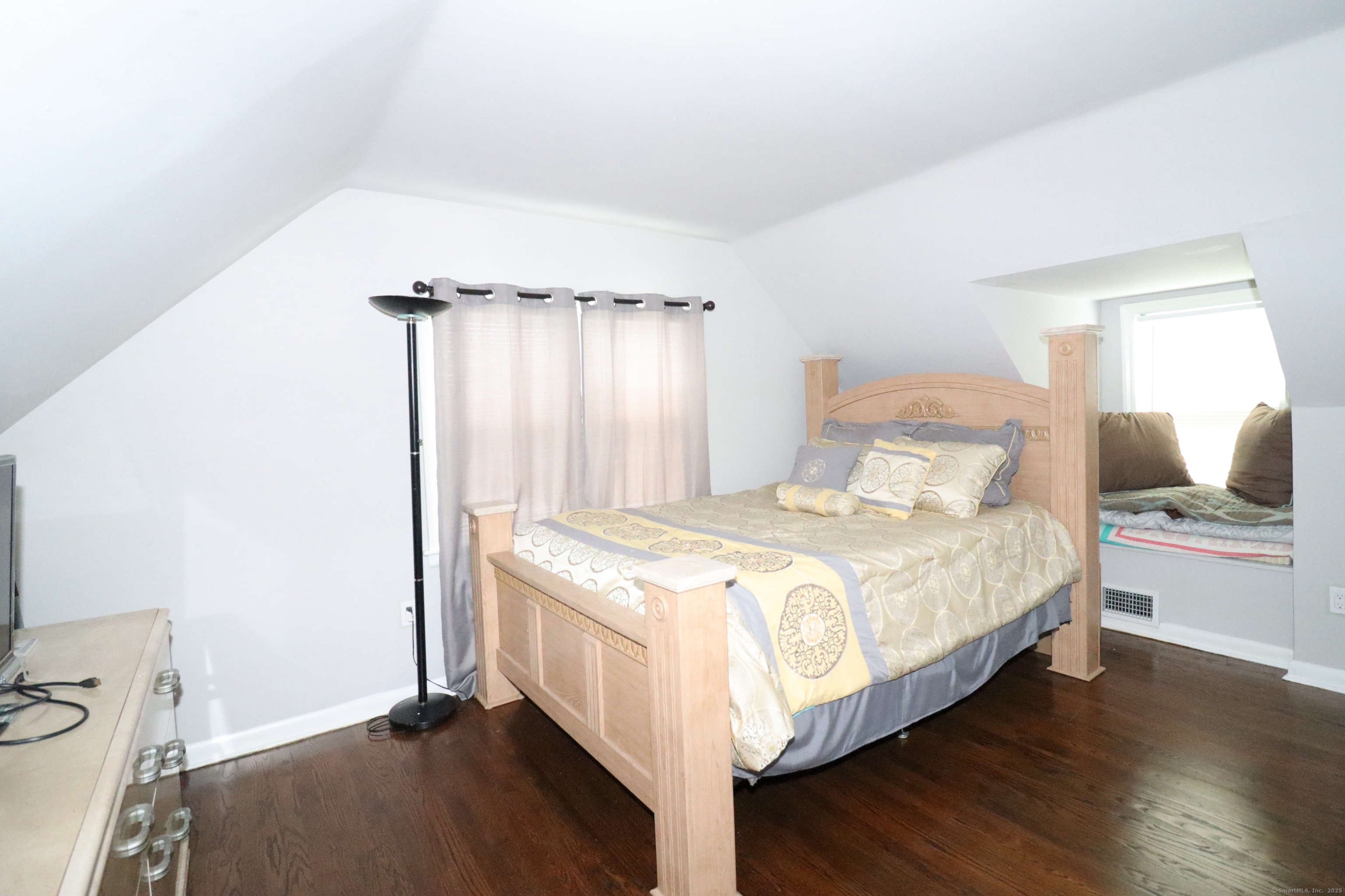 80 Longbranch Avenue