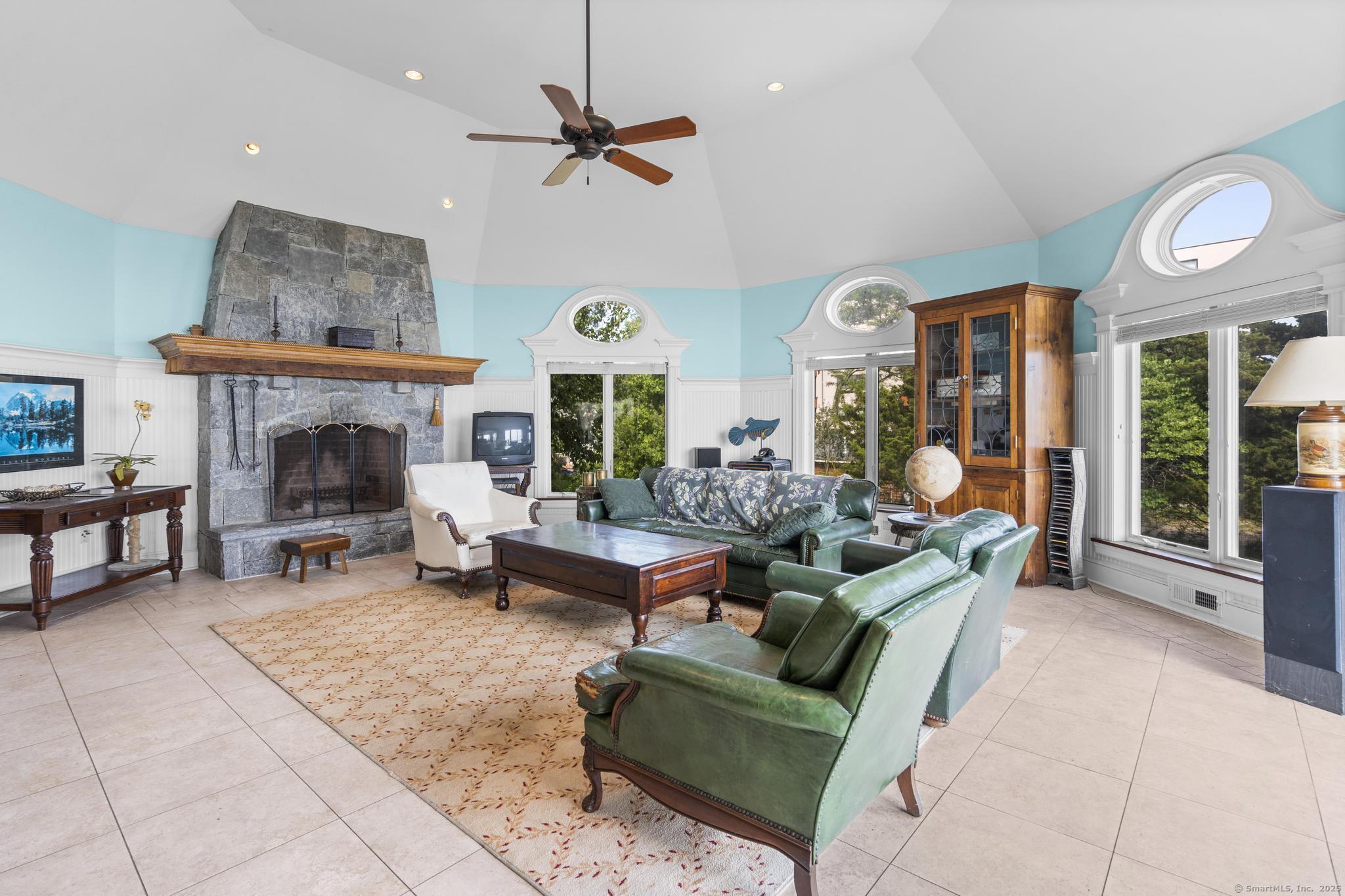 1410 South Pine Creek Road