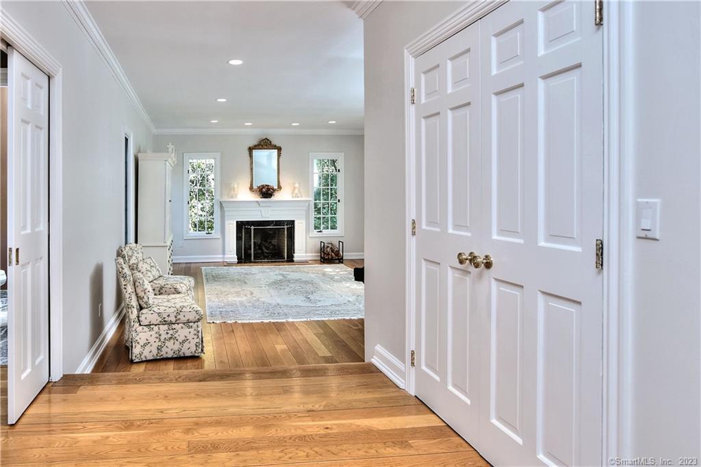 30 Soundview Farm Road