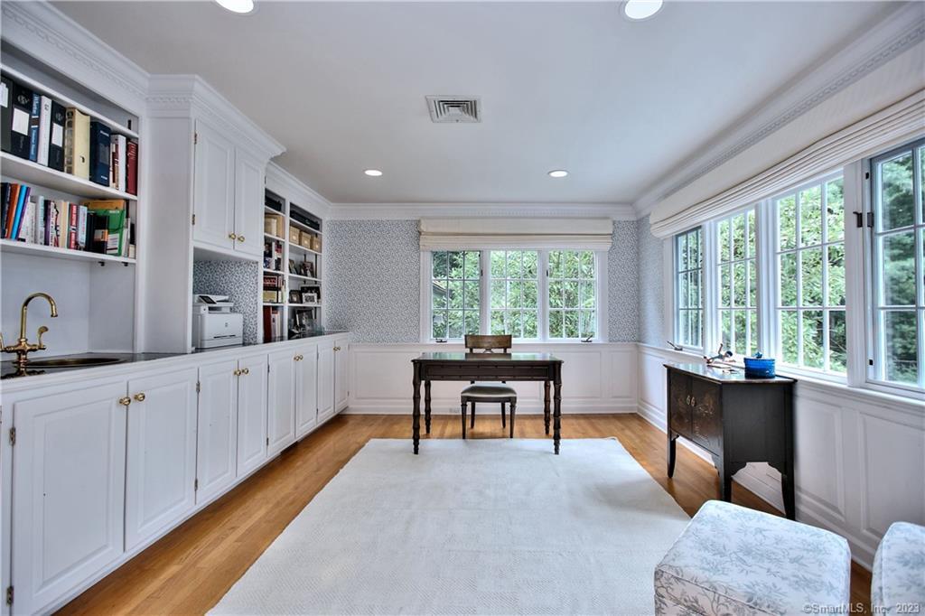 30 Soundview Farm Road