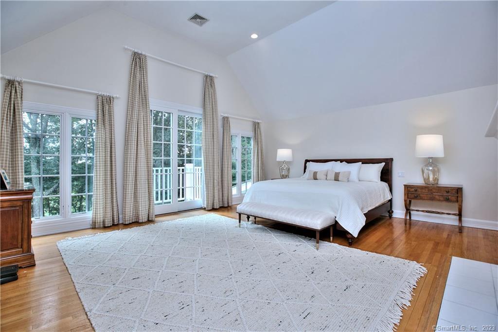 30 Soundview Farm Road