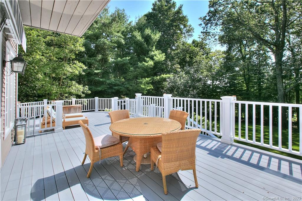 30 Soundview Farm Road
