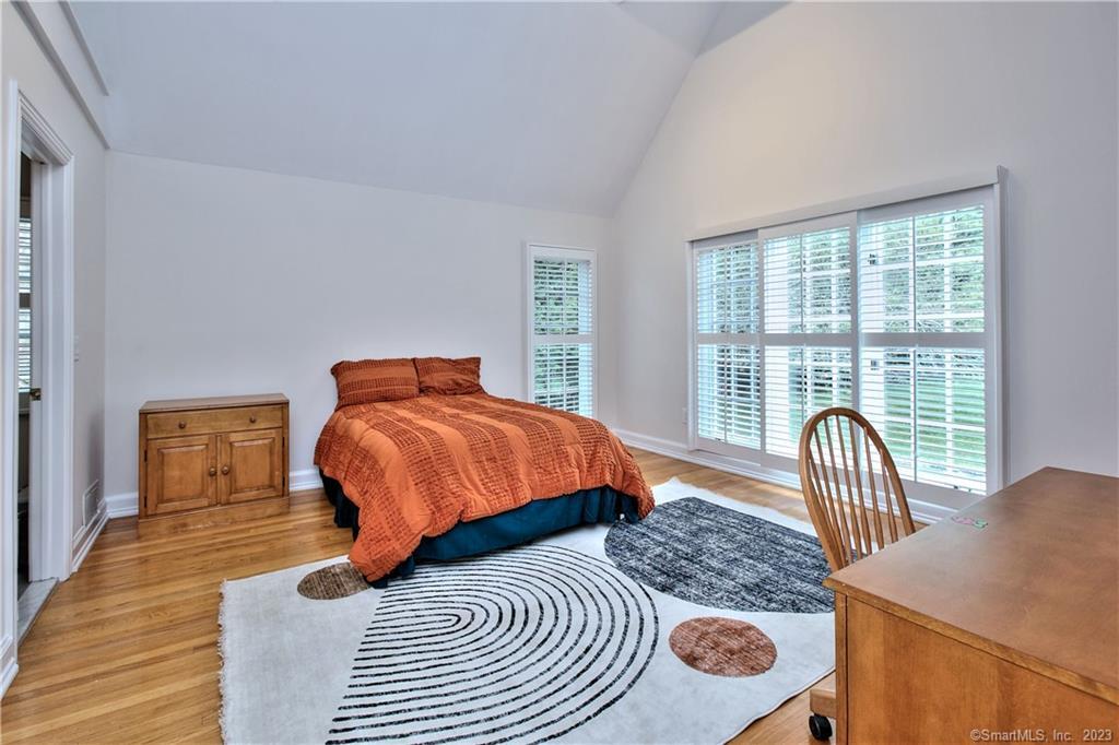 30 Soundview Farm Road