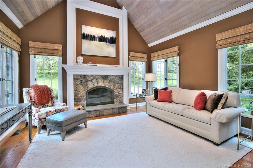 30 Soundview Farm Road