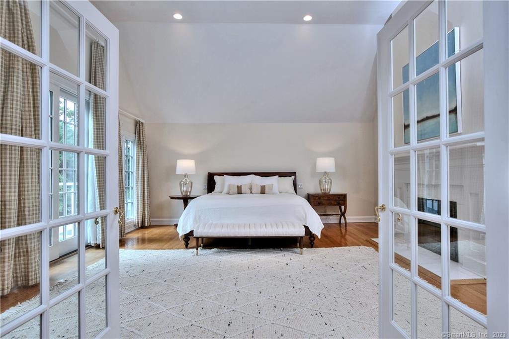 30 Soundview Farm Road