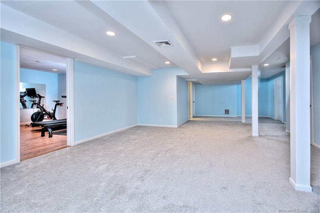 30 Soundview Farm Road