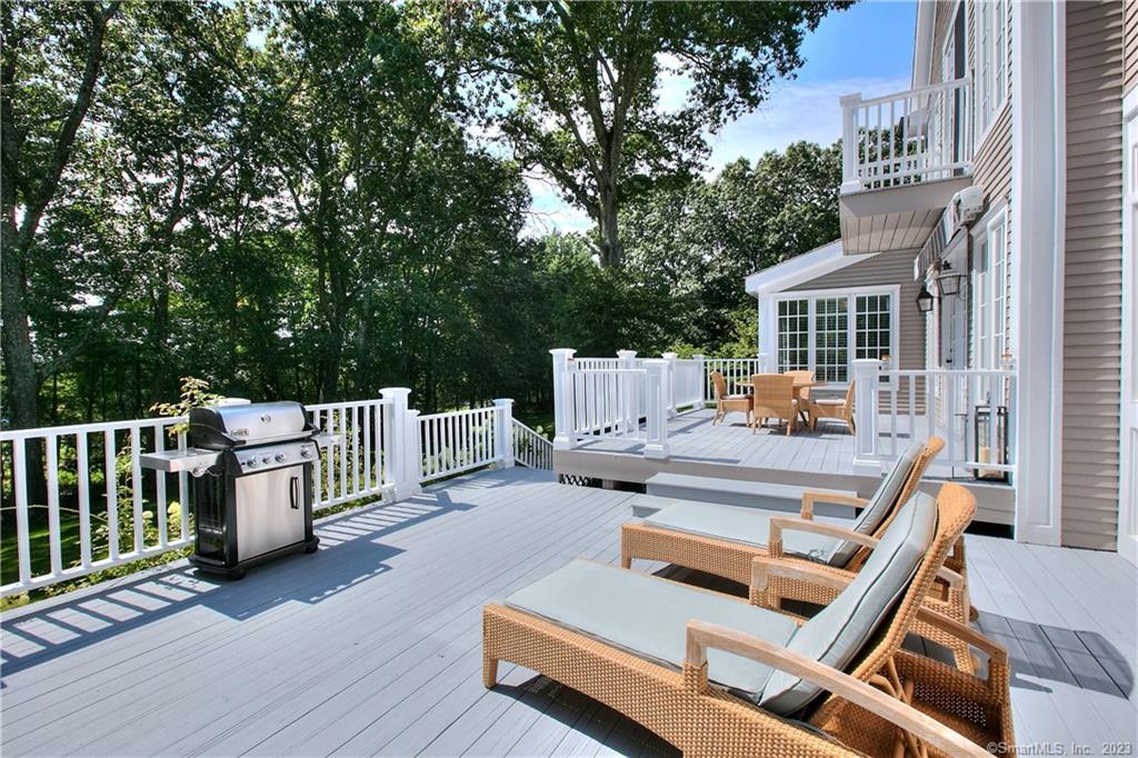 30 Soundview Farm Road