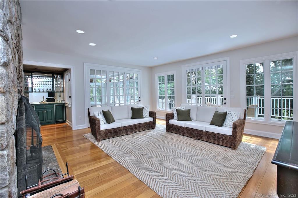 30 Soundview Farm Road