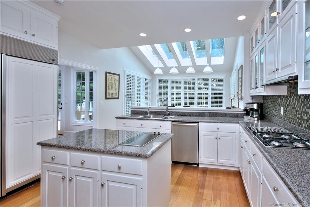30 Soundview Farm Road