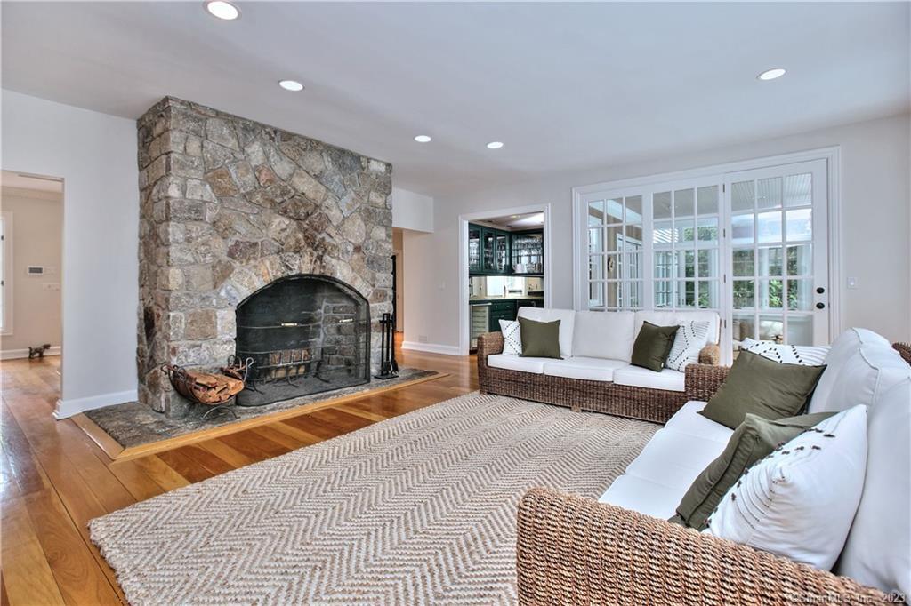 30 Soundview Farm Road