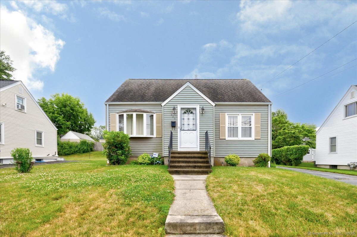 535 Jewett Avenue