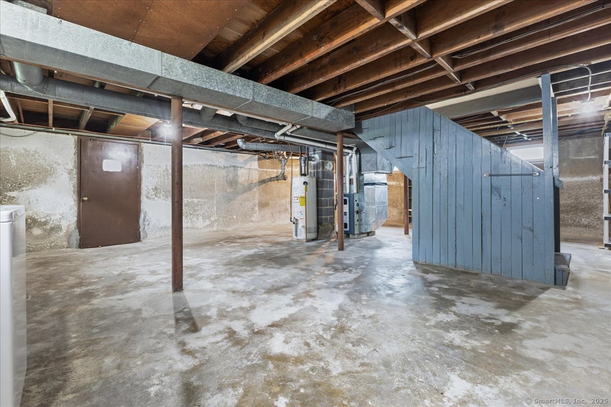 535 Jewett Avenue