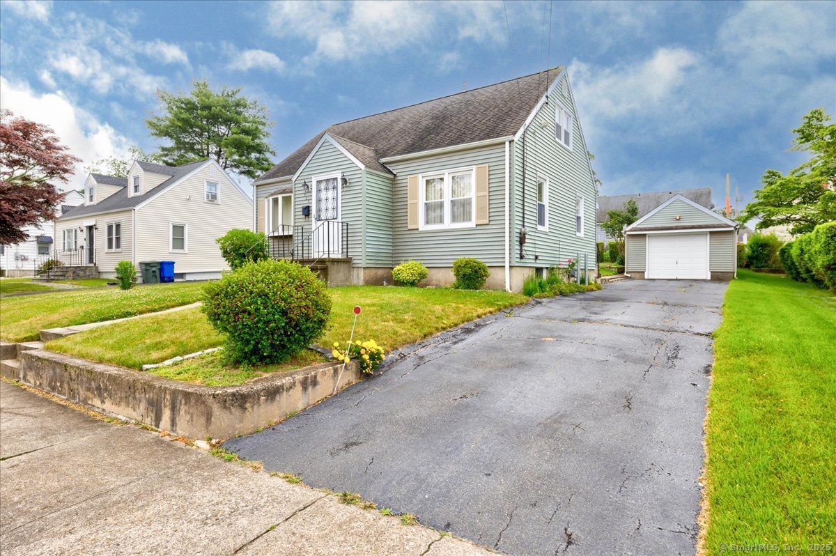 535 Jewett Avenue