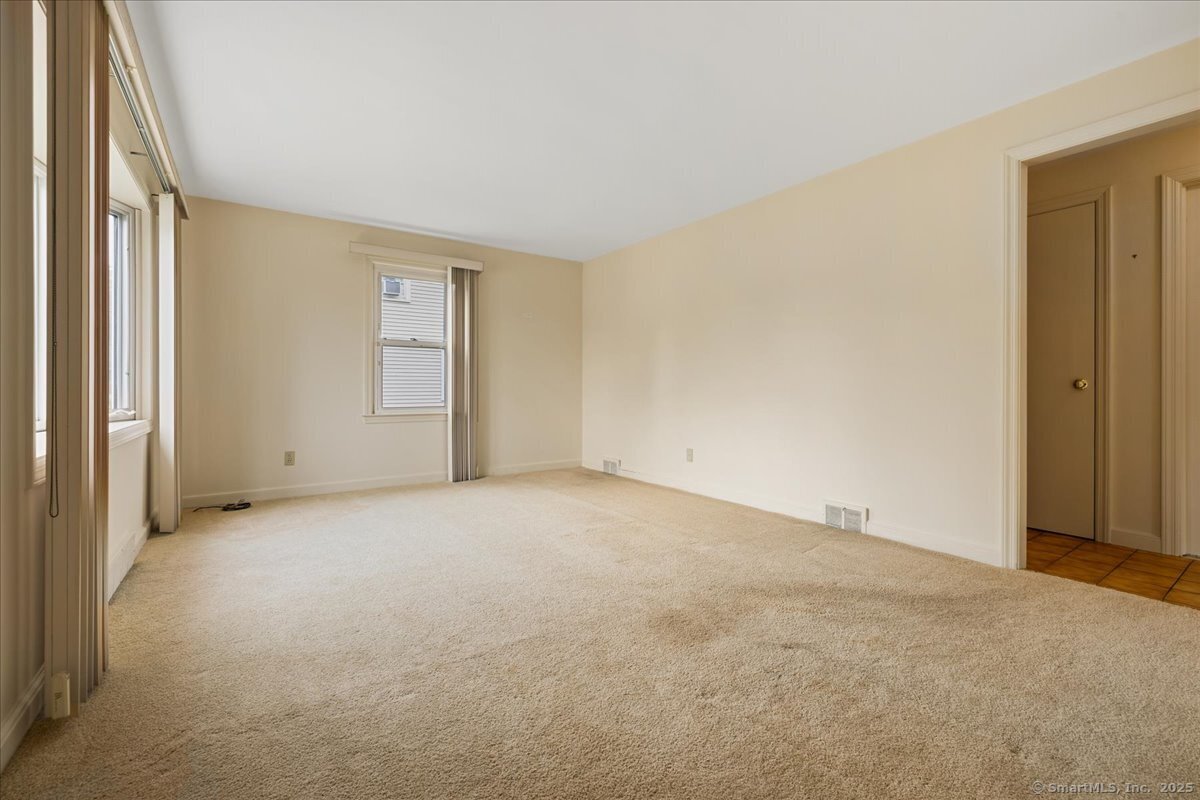 535 Jewett Avenue