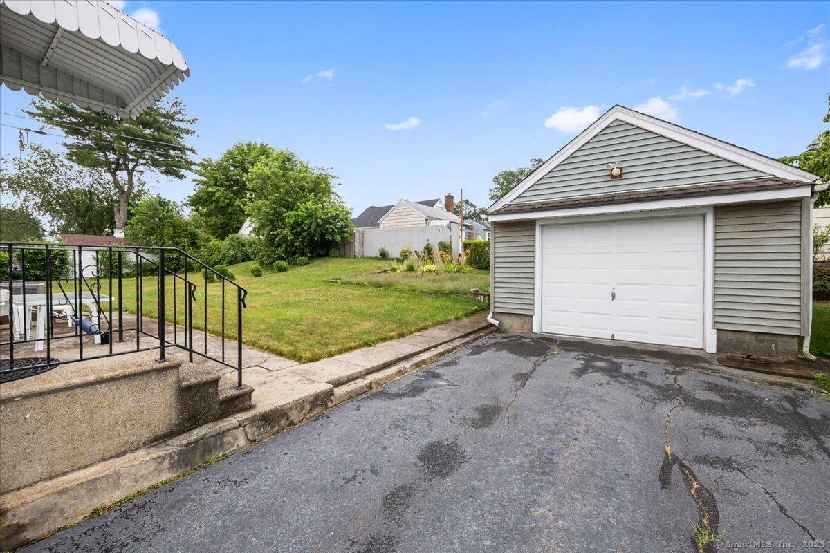 535 Jewett Avenue