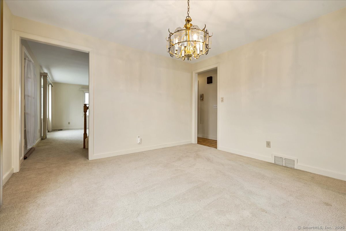 535 Jewett Avenue