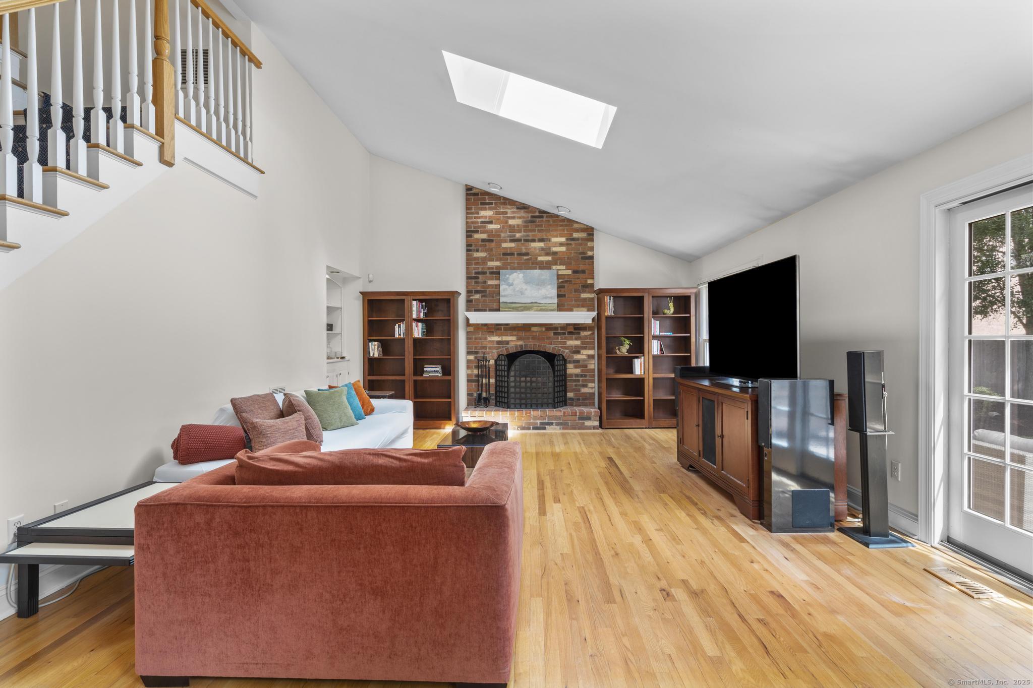102 West Morgan Avenue