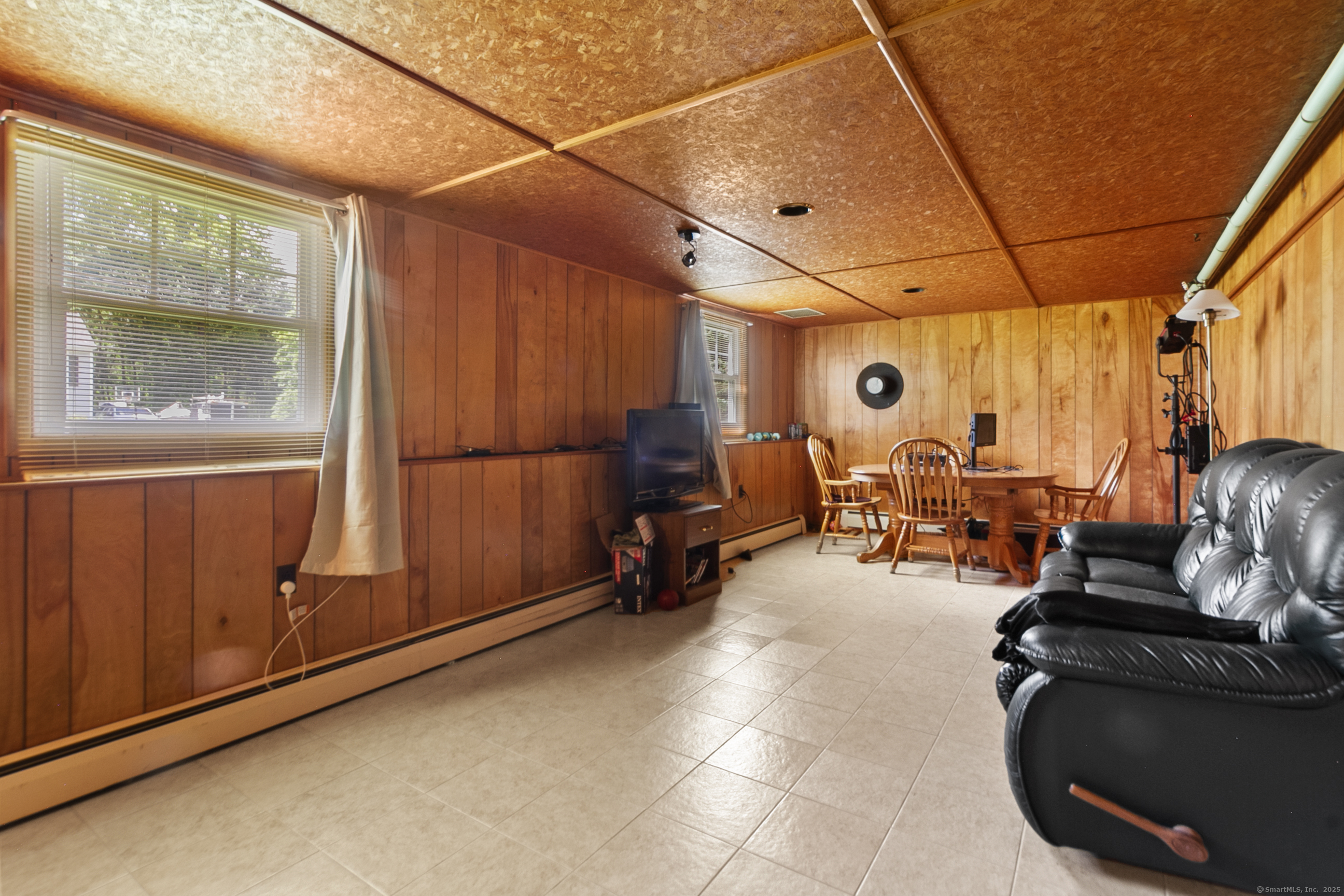 11 West Lake Shore Drive