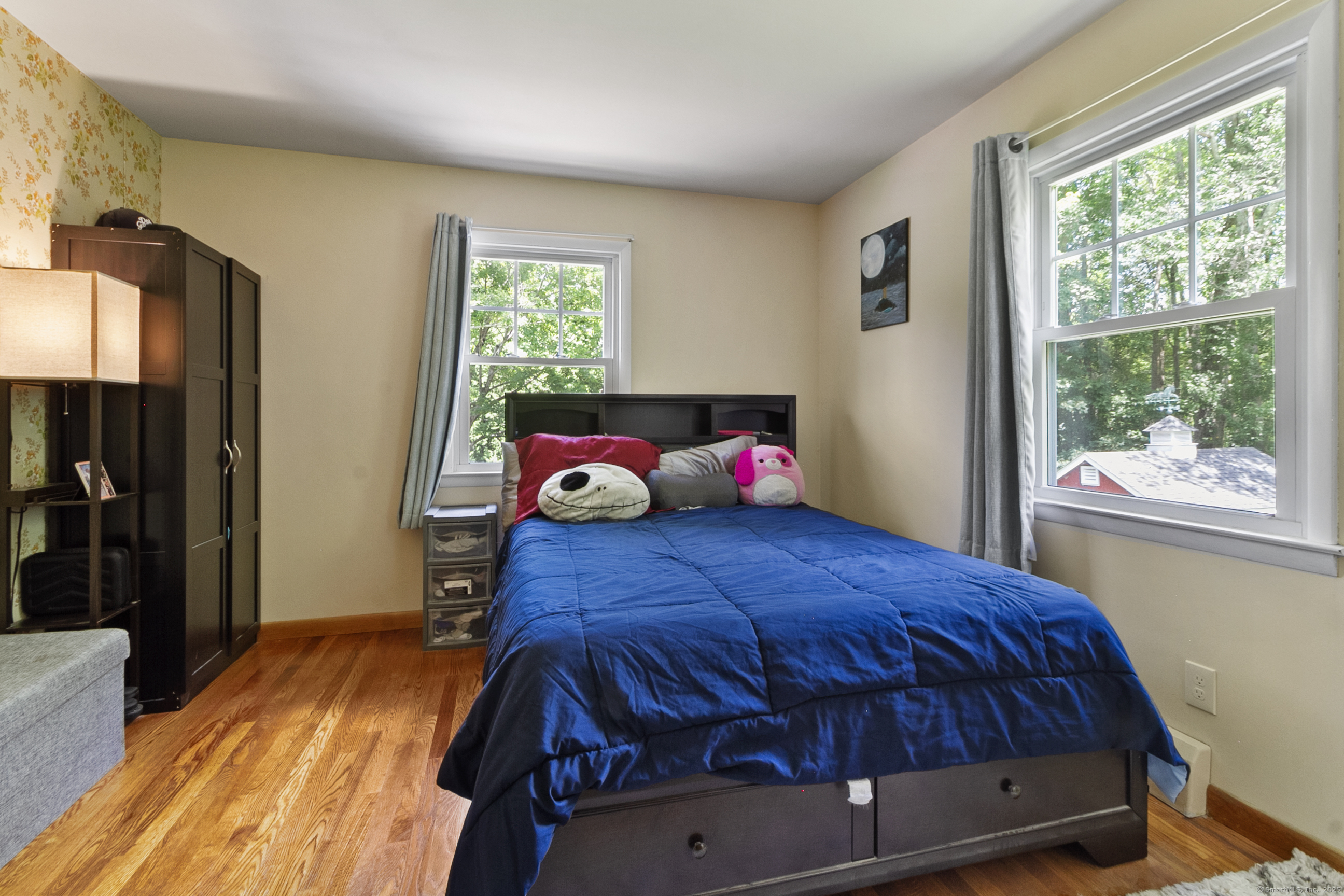 11 West Lake Shore Drive