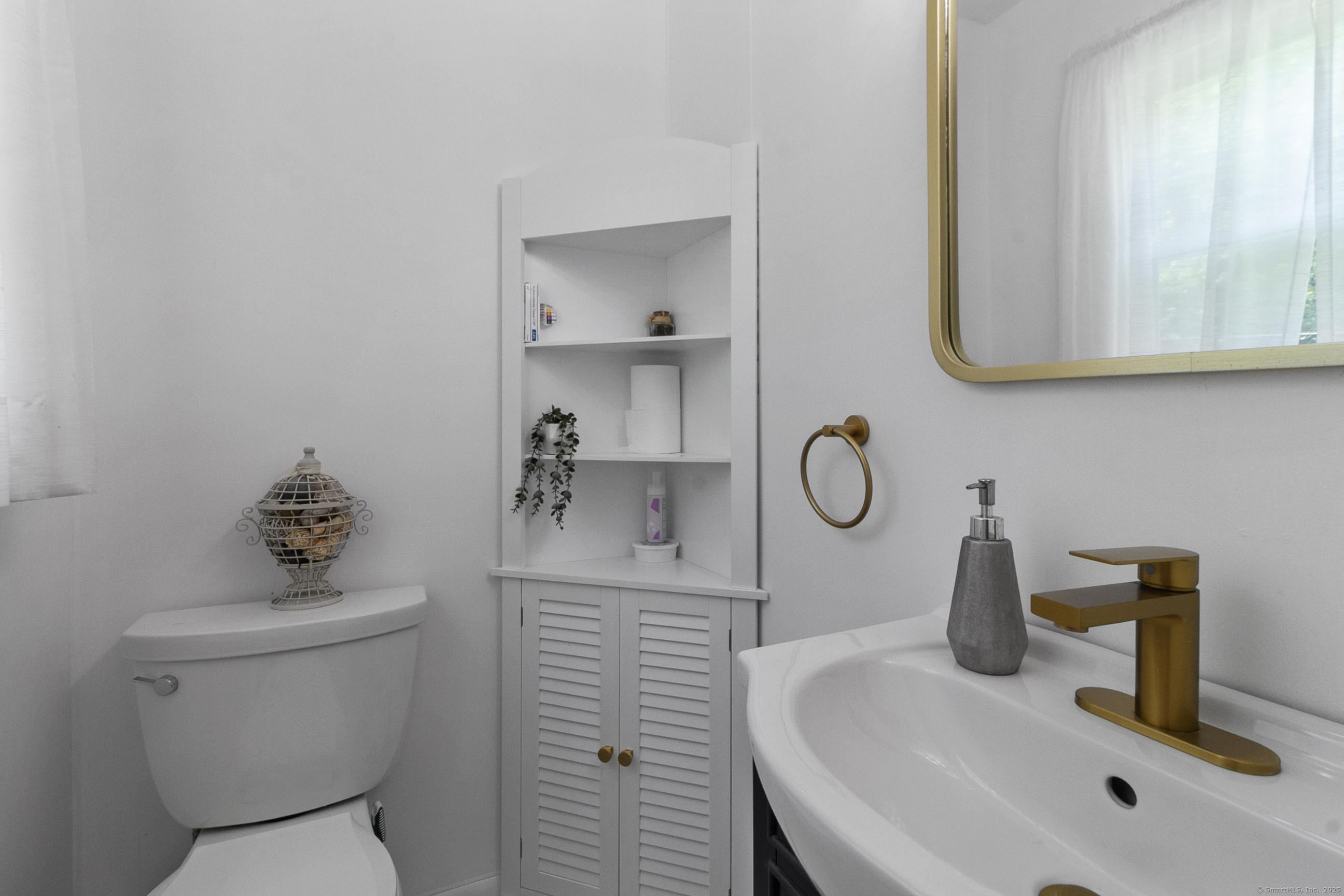 11 West Lake Shore Drive