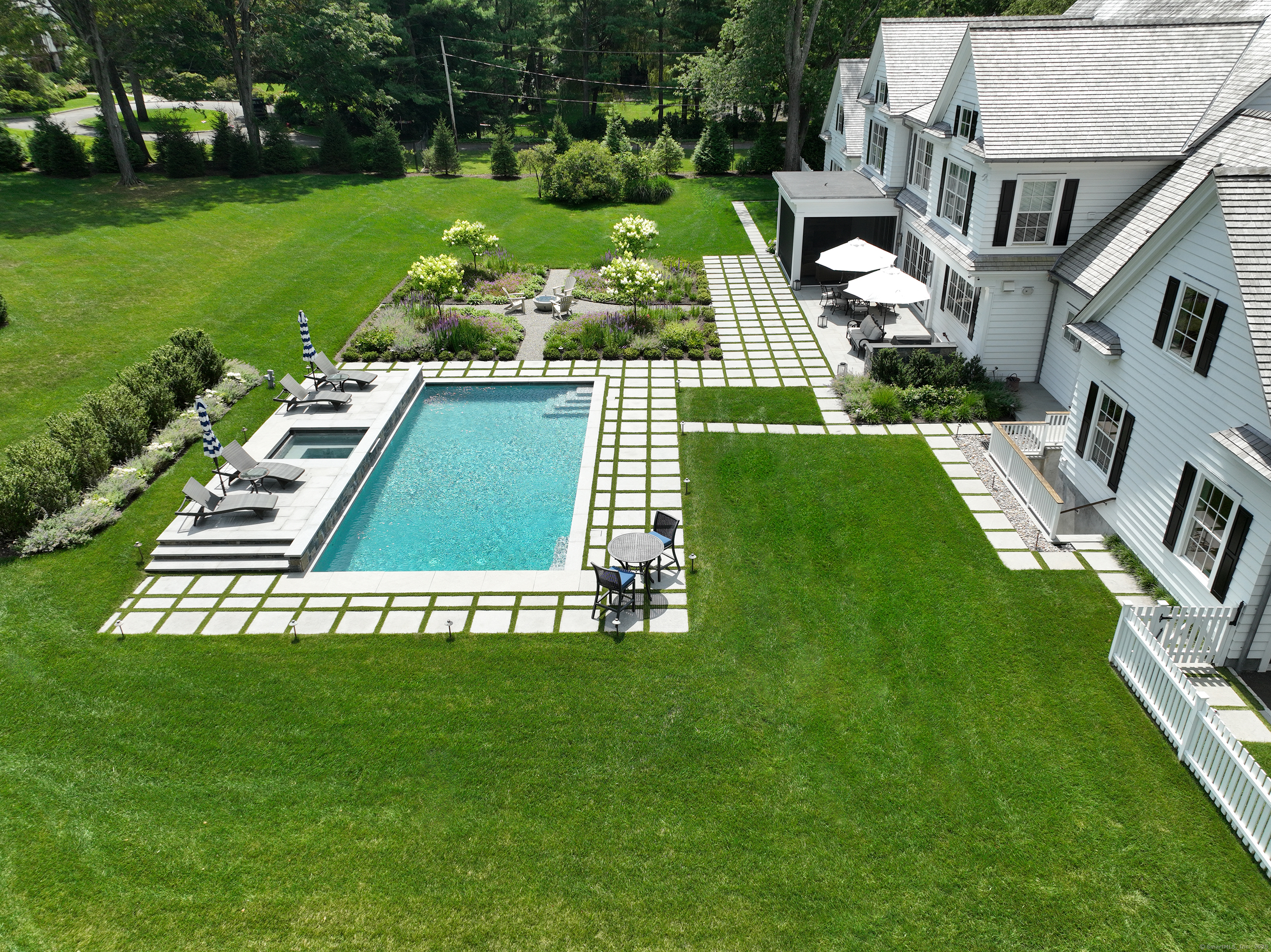 688 Hulls Farm Road