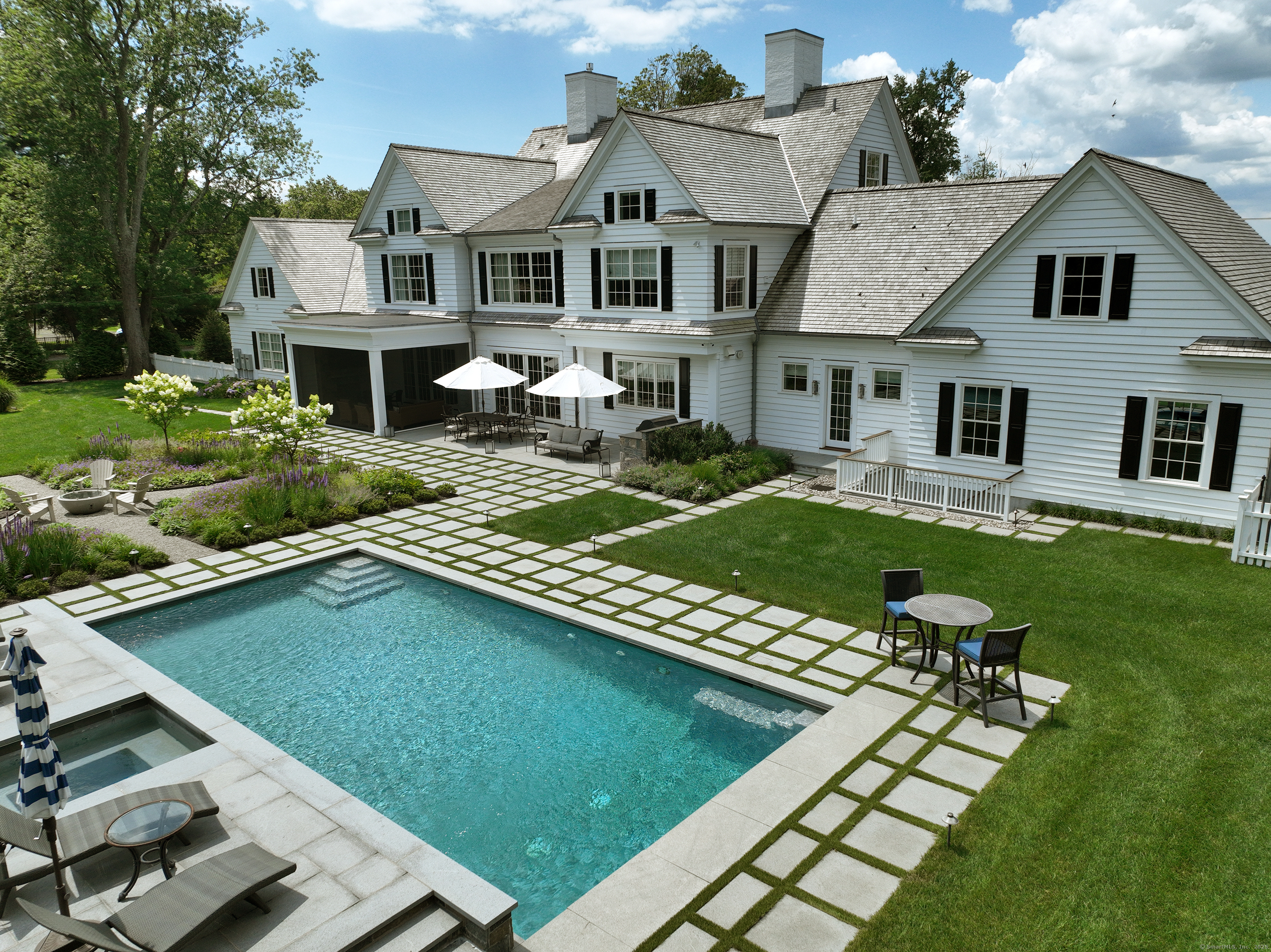 688 Hulls Farm Road
