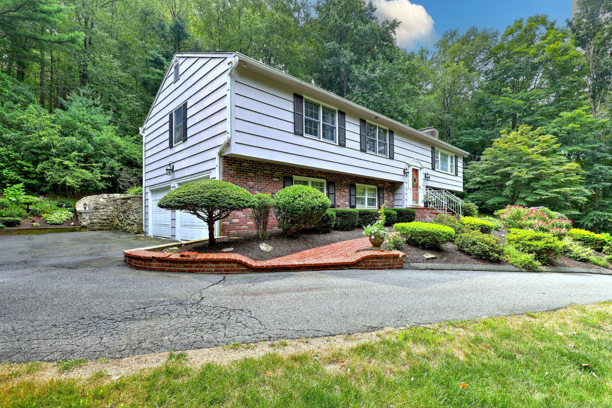 932 Amity Road