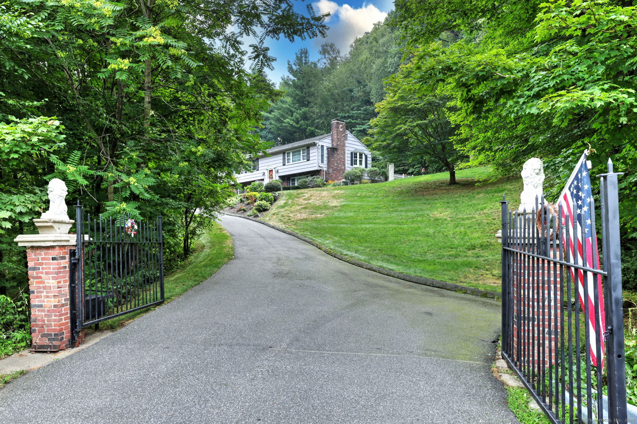 932 Amity Road