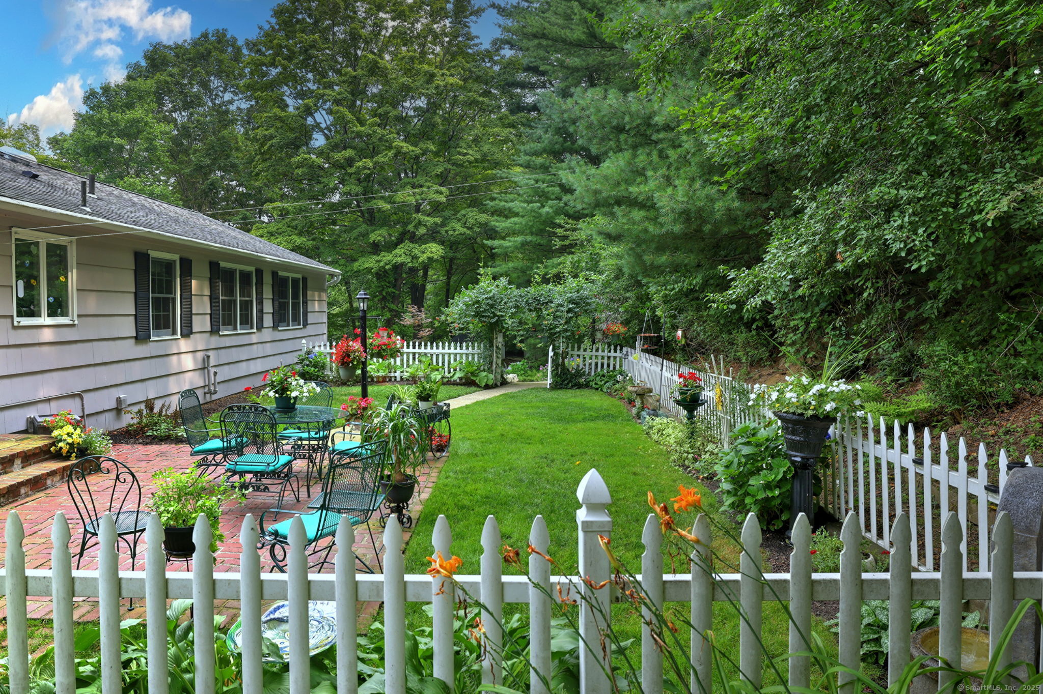 932 Amity Road