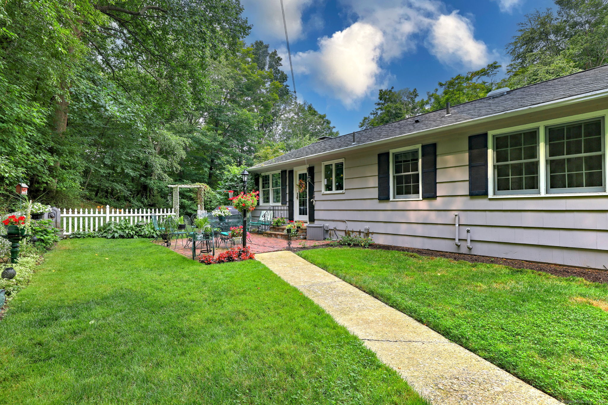 932 Amity Road