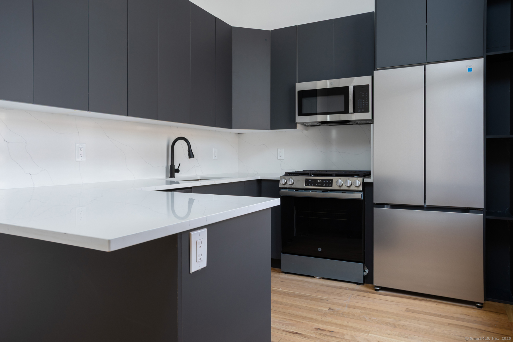 10 Commerce Street 3F