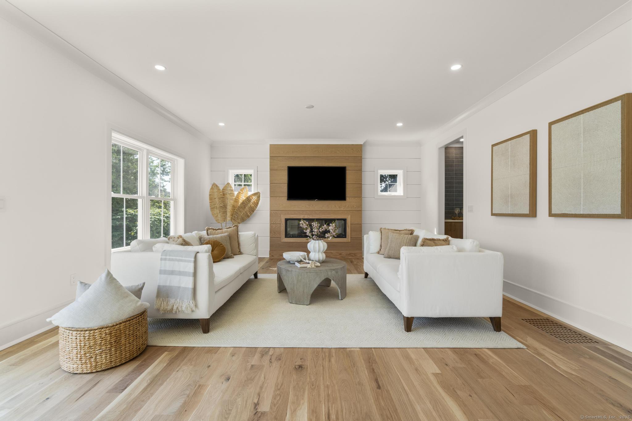 72 Lloyd Drive